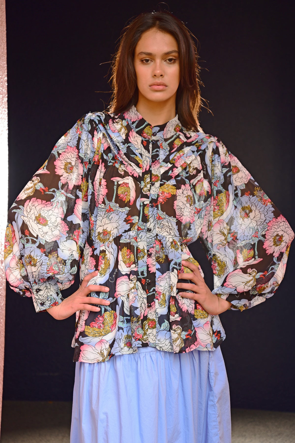 MAKE A V LINE Blouse (CP2786-05PF24)