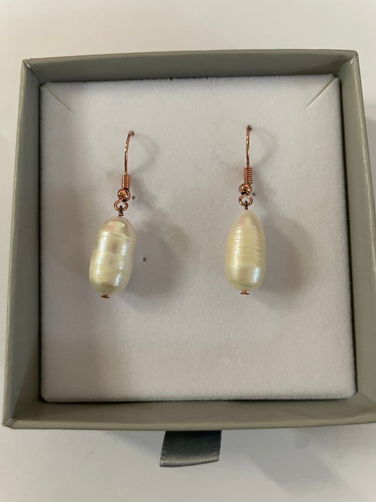 Rose Gold Pearl Earrings (BE55)