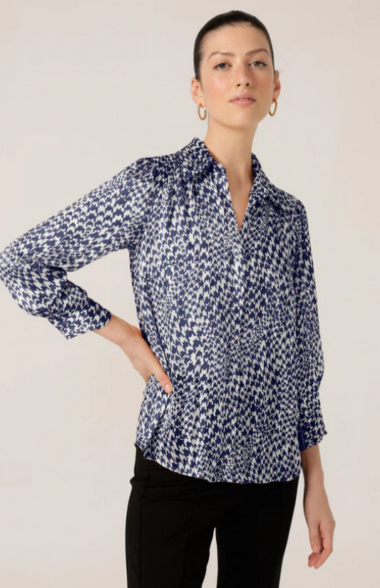 HERRINGBONE BLOUSE IN NAVY WHITE CHECK (T22-W24)